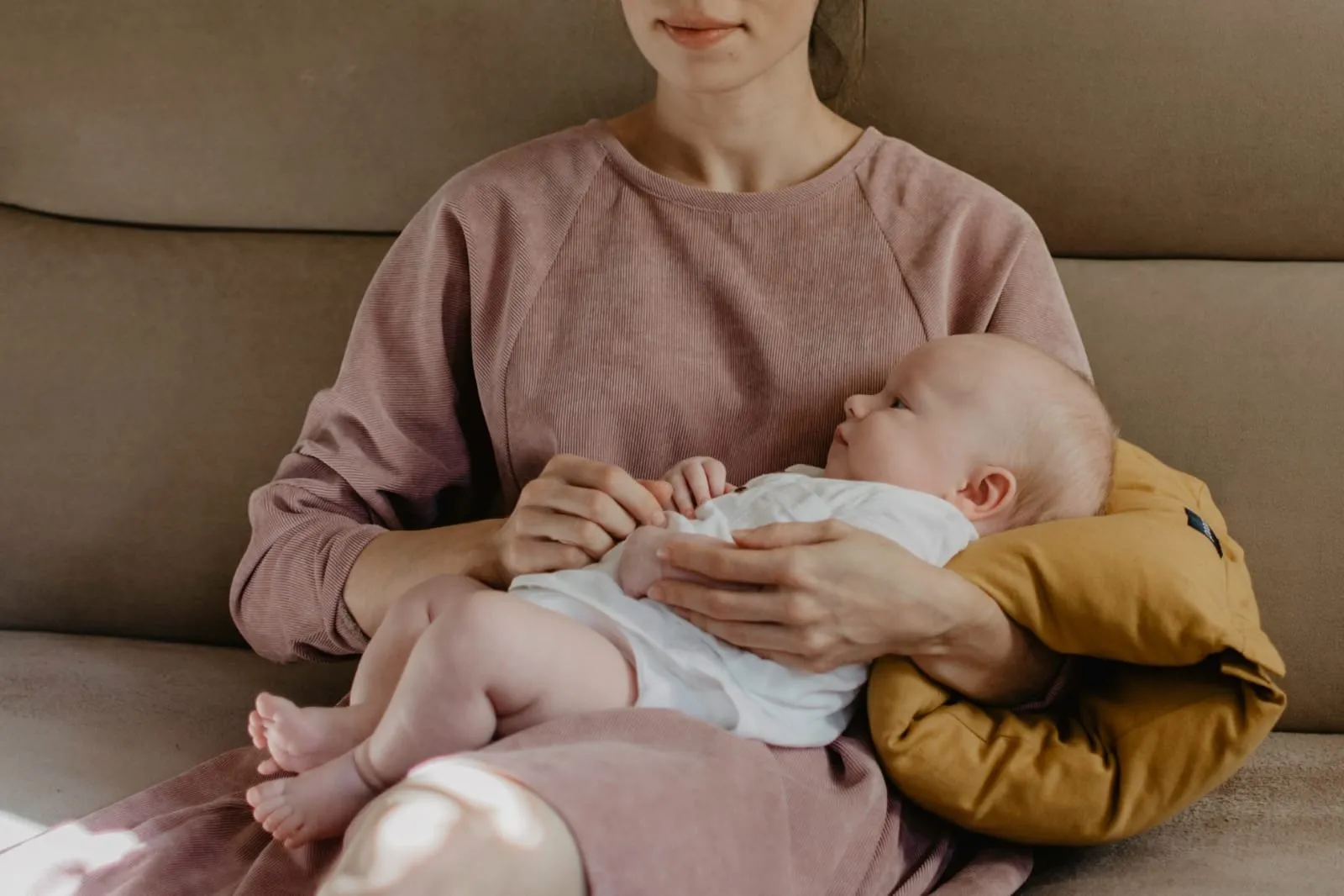 Poofi Nursing Pillow – Arm Band (Grey)